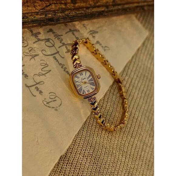 Gold French Vintage Style Unique Heart Band Dainty Women’s Wrist Watch main image 6